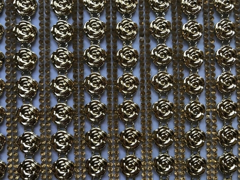 Manta dourada metalizada florzinha 24x40cm