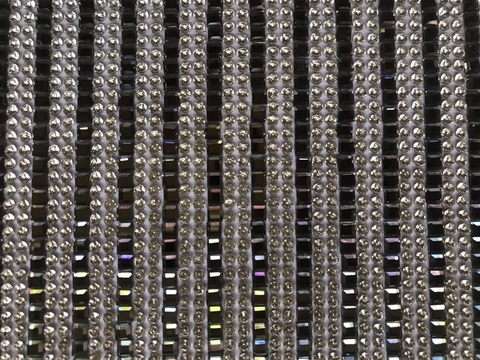 Manta Quadrada Fileira - Grafite com Prata 3x3mm 24x40cm