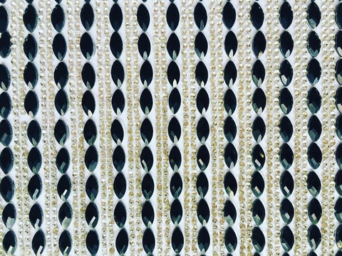 Manta Navete - Preto Com Strass Cristal 24x40cm