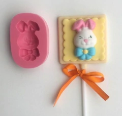 Molde de silicone Coelho com Gravata para Biscuit e Confeitaira - lojacanaldaconfeitaria.com.br