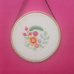 Quadro Decorativo Bordado à Mão em Bastidor 14 - comprar online