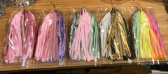 GUIRNALDA DE BORLAS DE PAPEL DE SEDA