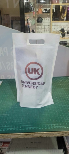 Bolsas de 20x30cm con fuelle de 10cm y manija riñon - Easyprint Salta
