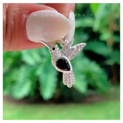 Dije Colibrí con gota cubic - comprar online