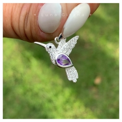 Dije Colibrí con gota cubic en internet