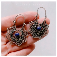 Aros de la India Flor con piedra - Luna Gitana