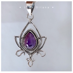 Dije Flor de Loto con piedra natural - Luna Gitana