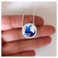Collar Mundo en internet