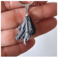 Collar Escoba de Bruja - comprar online