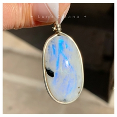 Dije Piedra de la Luna Turmalinada