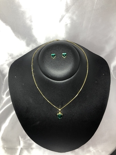 Conjunto de coração verde na internet