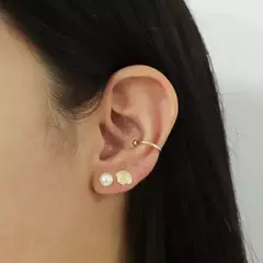 Kit 2 Brincos Folheado a Ouro 18k Concha e Pérola P - comprar online