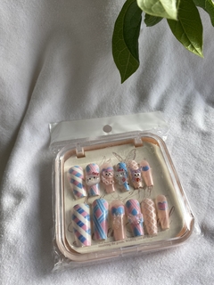 uñas postizas sanrio con pegamento y lima en internet