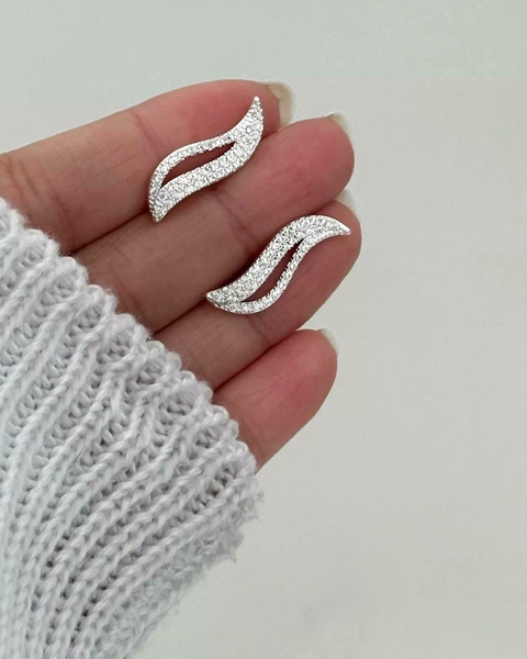 Brinco Ondulado Cravejado - comprar online