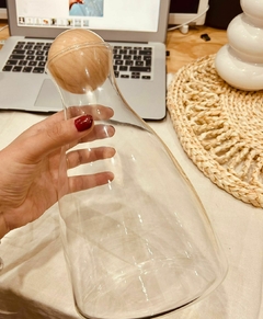 Botellas de vidrio 1,7L con tapa de bambú en internet