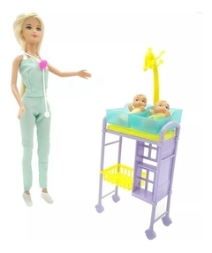Kiara Pediatra Con Bebes Y Accesorios - Poppi Doll en internet