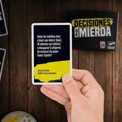 Decisiones De Mierda Juego De Cartas - Buro - Juguetería Pekita's