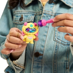 Mixlings Serie 2 Caldero Pequeño Con Mini Figura - comprar online
