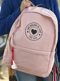 Imagen de Mochila Las Oreiro Original rosa o negra 17"