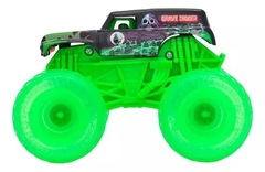Vehículo Monster Jam 1:43 Ruedas Luminosas modelos varios - tienda online