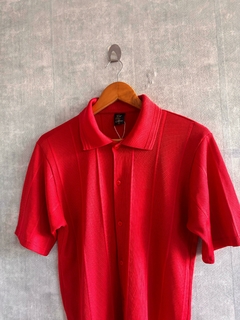 Camisa Vermelha (M) na internet