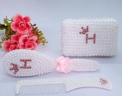 Kit Saboneteira + Pente e escova macia H princesa