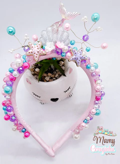 Tiara Sereia luxuosa bordada com concha