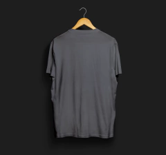 Camiseta T O N O R O L Ê - Chumbo - comprar online