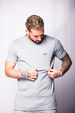 Camiseta Slim Cinza na internet