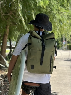 Mochila NALU oliva - comprar online