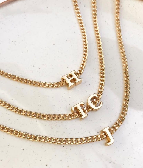 Colar inicial passador (1 letra) dourado -