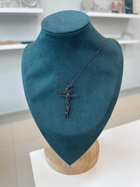 Colar cruz