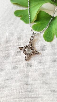 Nudo de bruja en Cuarzo Rosa (2,4cm)