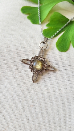 Nudo de bruja en Labradorita (3,1cm)