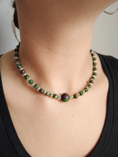 Collar simple de Zoisita con Rubí