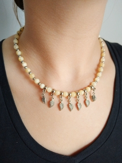 Collar simple de Jade Amarillo