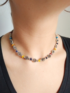Collar simple con nácar de colores