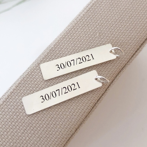 PINGENTE PLAQUINHA DATA - JOIA PERSONALIZADA | REF PE854
