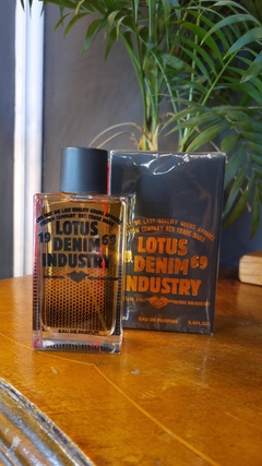 PERFUME LOTUS