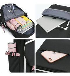 Mochila Urbana Bolso Escolar Juvenil Con Interfaz Usb Aux Color Negro Diseño De La Tela Liso - comprar online