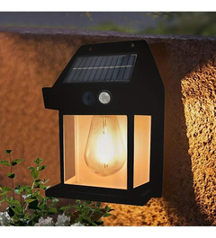 Farol Solar De Pared + Sensor Movimiento Luz Cálida Exterior Estructura Negro - comprar online