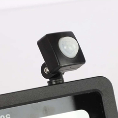 Foco Led Exterior Con Sensor Movimiento 30w Ip66 / 003163 Carcasa Negro Luz Blanco Frío - comprar online