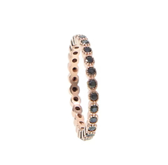 Anillo Rosé con Piedras Oscuras