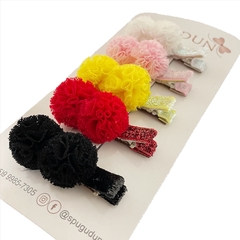 Kit Hair clips pompom com brilho na internet