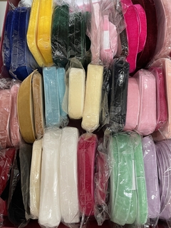 Kit Lacinho de veludo (para colar) na internet