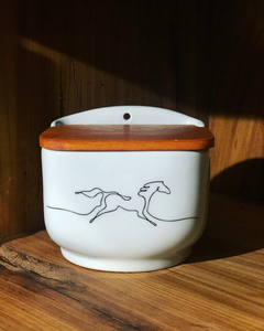 Saleiro Cavalo em Linha