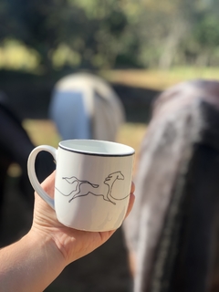 Caneca Cavalo em Linha