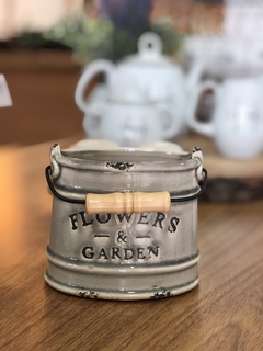 Vaso Flower & Garden na internet