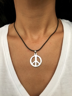 Collar Paz en internet
