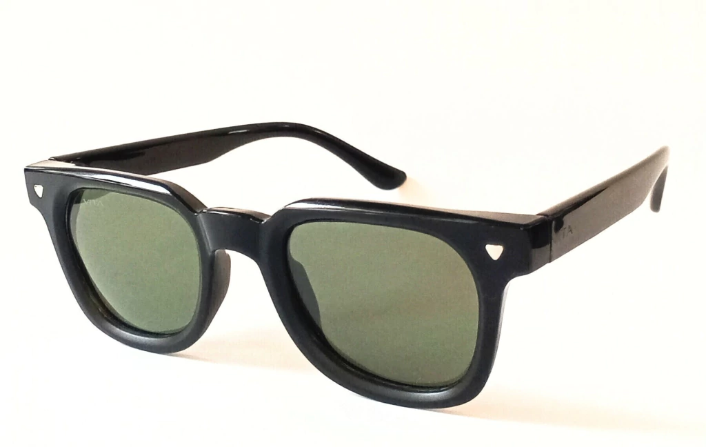 Anteojos de Sol Vita Francis C1 Negros con Lentes Verdes Polarizados